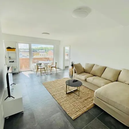 One Bedroom Flat With Private Terrace&parking-67b Apartament